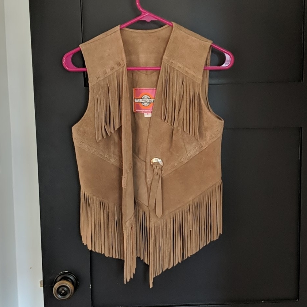 VINTAGE Ms Pioneer Suede Fringe Vest